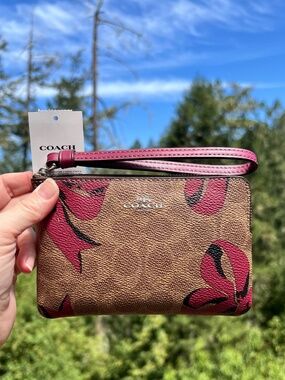 COACH Tan Pink Muliti Wristlet Wallet Clutch Bow Print CZ440 Silver Hardware NWT